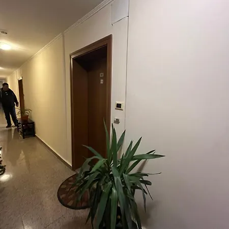 דירה Spacious At Gondola! Fast Wifi, Washer, Ac, Balcony, Quiet