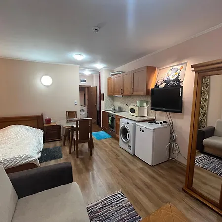 Spacious At Gondola! Fast Wifi, Washer, Ac, Balcony, Quiet דירה