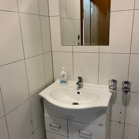 דירה Spacious At Gondola! Fast Wifi, Washer, Ac, Balcony, Quiet *